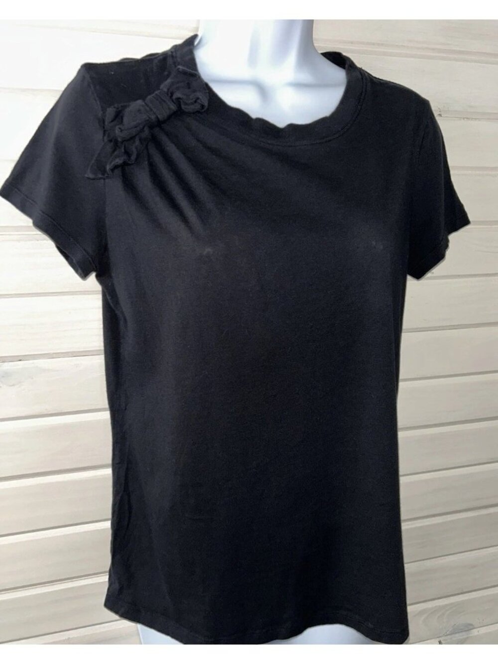 Kate Spade Sz MEDIUM Black Shaelyn Top Tee Bow Accent At Shoulder S/S Cotton EUC